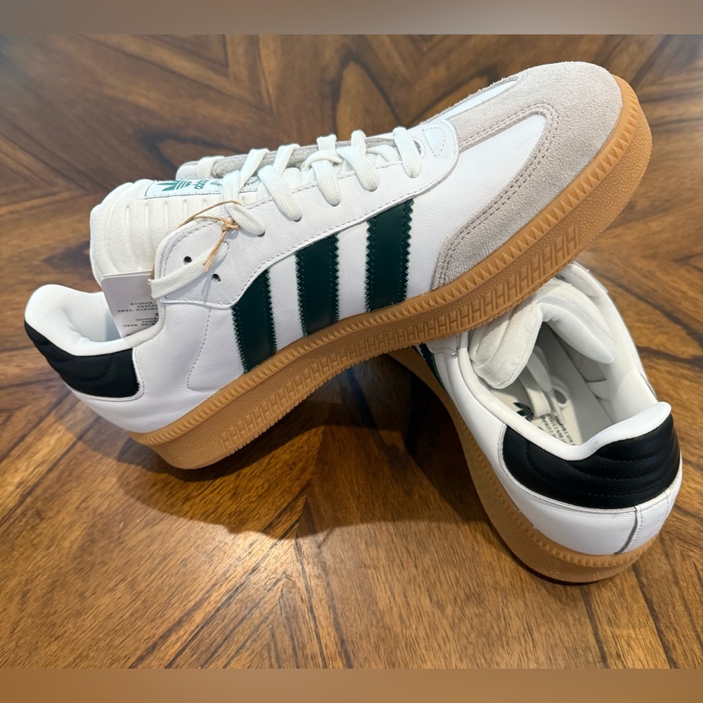 Men’s adidas Samba XLG Athletic Shoe Size 10.5- White/ Collegiate Green/Pantone